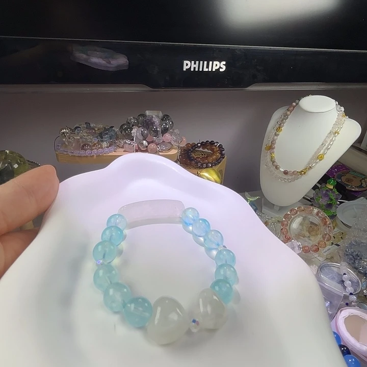 萝***跑石英石纯铜洛兮手串