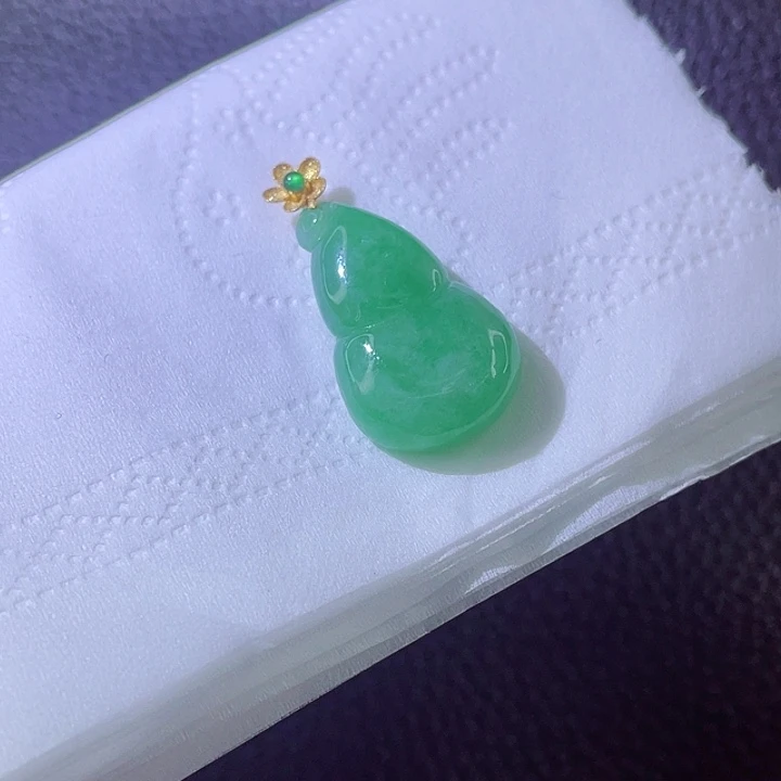 翡翠颈饰18K金镶嵌翡翠