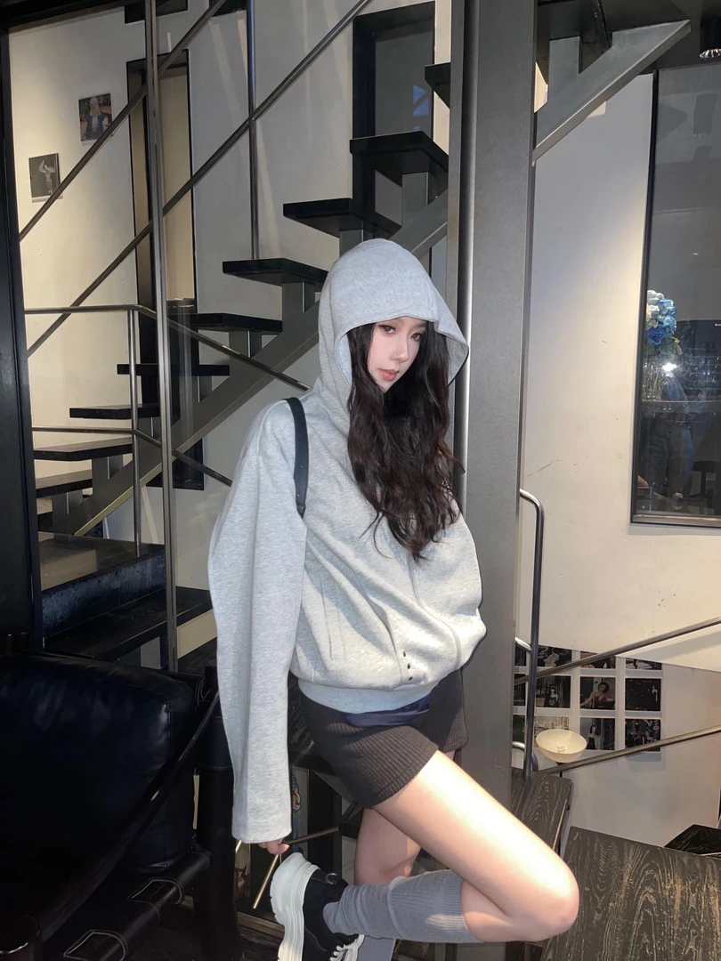 美式辣妹设计感连帽卫衣外套女秋季慵懒宽松灰色上衣百搭休闲短裤