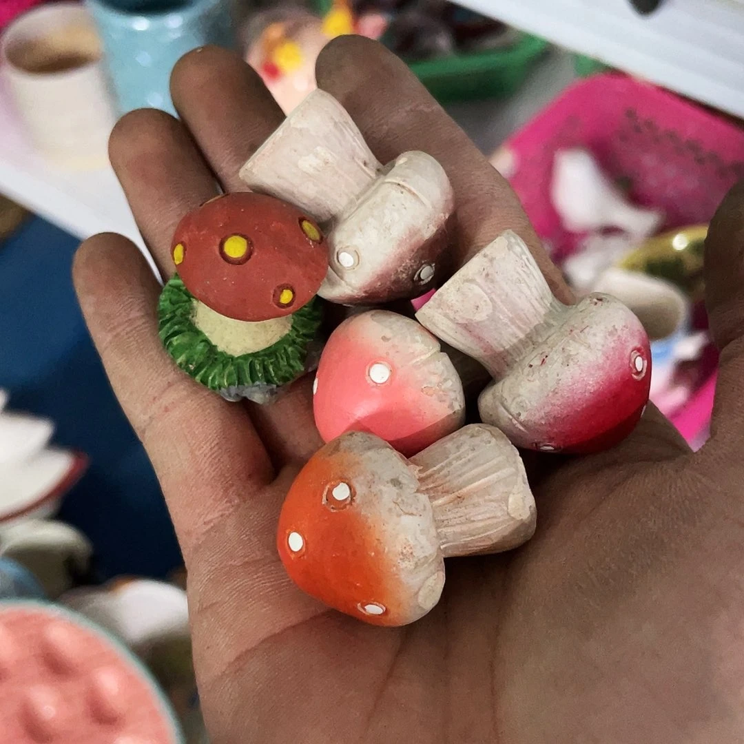 摆件      瑕疵。