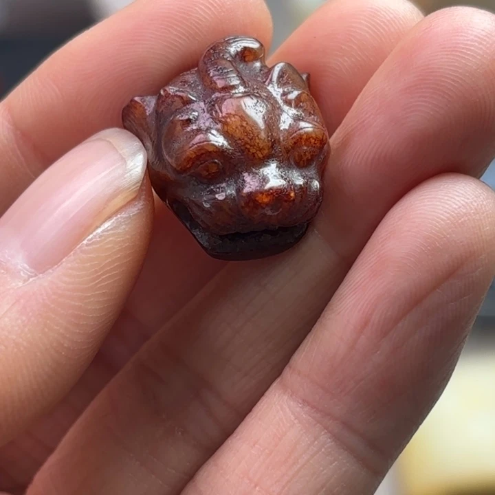 和田玉颈饰未镶嵌精**球