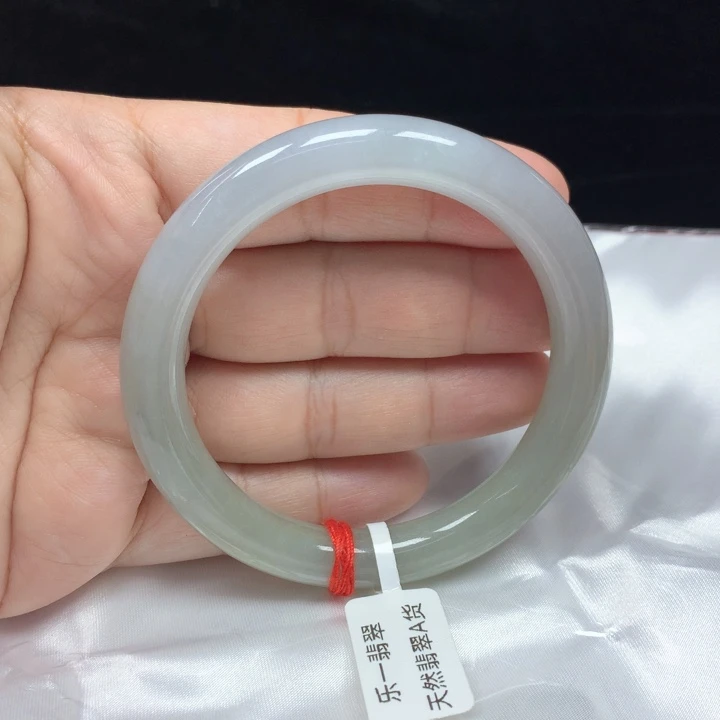 翡翠手镯（圆镯）未镶嵌57