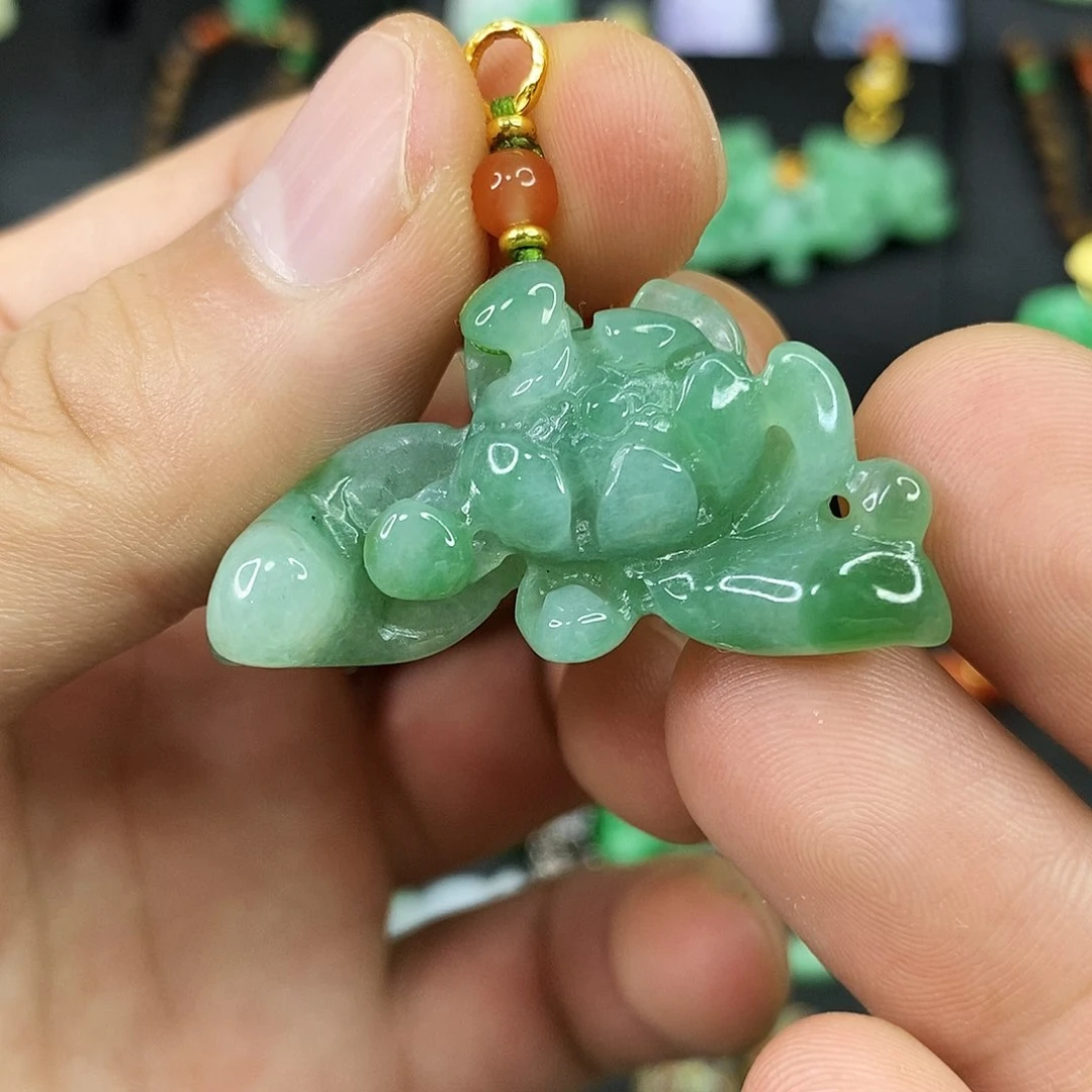 颈饰未镶嵌翡翠吊坠