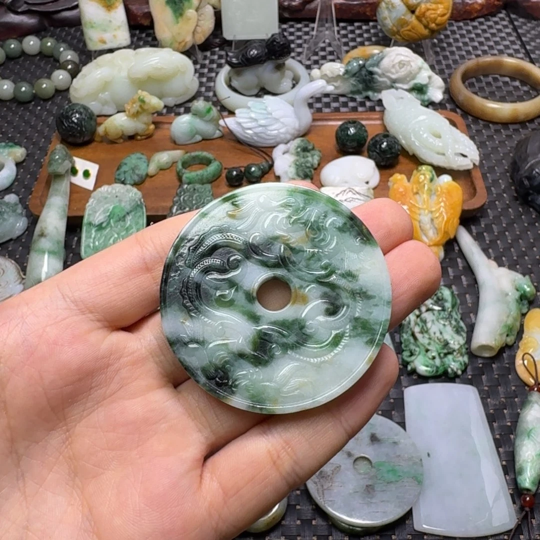 任***了颈饰未镶嵌翡翠翡翠颈饰未镶嵌