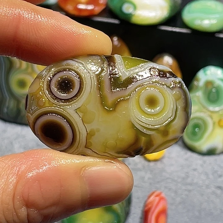 玛瑙/玉髓未镶嵌珠宝奇石