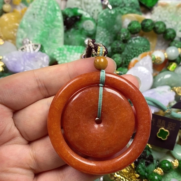 翡翠未镶嵌吊坠(赠链)