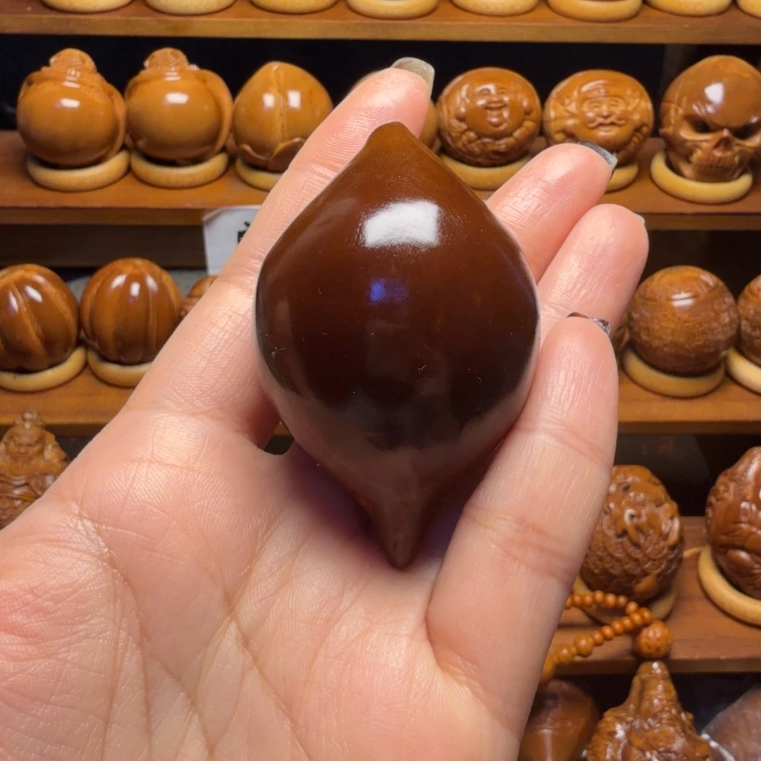 把件橄榄核40单面纯手工玉化鲍鱼