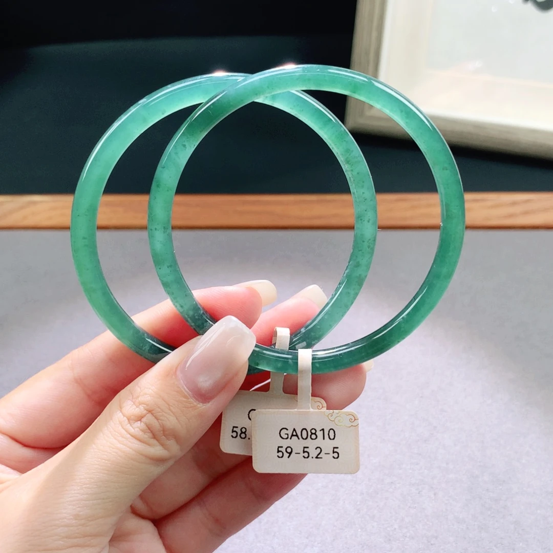 翡翠手镯未镶嵌天然