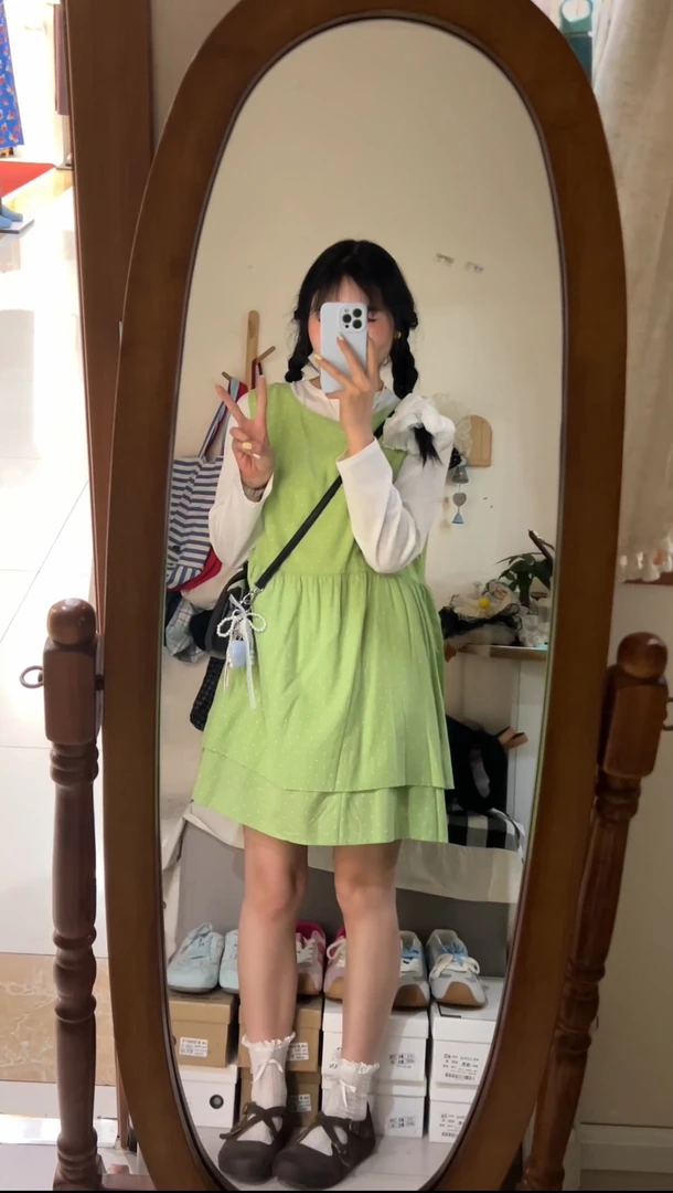无袖短裙圆领挂脖式极简风连衣裙夏季学院风纯色背带