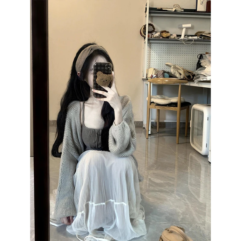 早秋季2025新款小个子气质长裙套装法式温柔风灰色吊带连衣裙子女