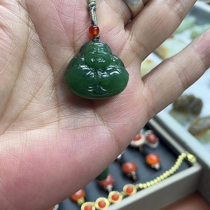 和田玉（糖玉）未镶嵌颈饰碧玉