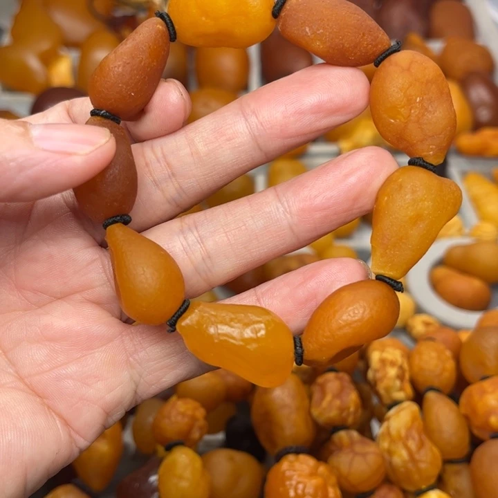 琥珀未镶嵌裸石天然蜜蜡手串