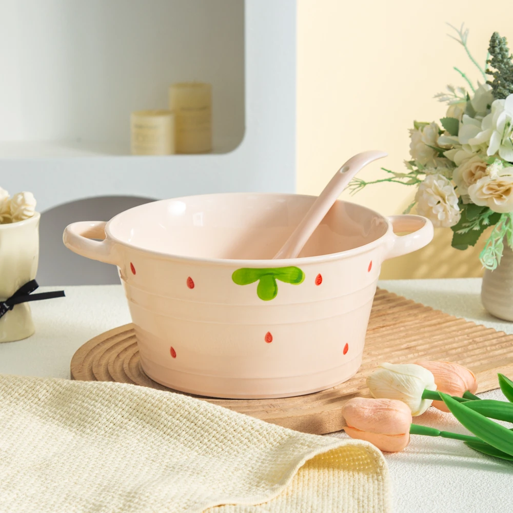家用陶瓷餐具釉下彩粉草莓10.5英寸双耳线纹汤桶加粉色大汤勺