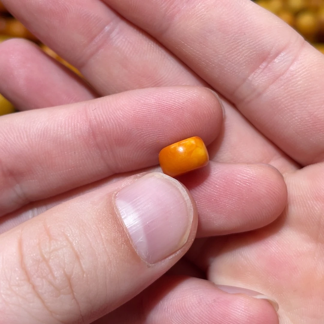 未镶嵌琥珀裸石二***半马蹄