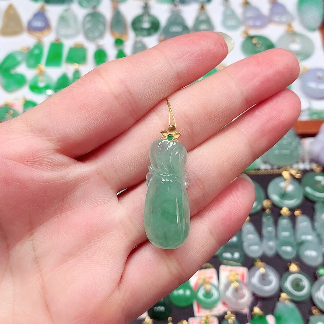 翡翠18K金镶嵌颈饰天然翡翠A货