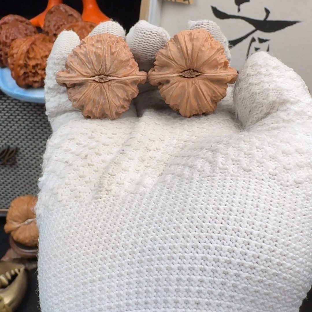 文玩核桃吊坠3703白狮子