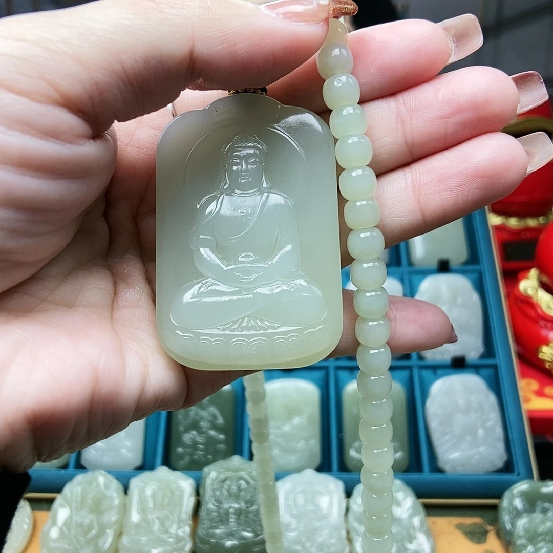 和田玉颈饰未镶嵌团**咪