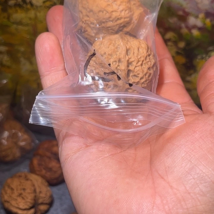 饱***️文玩核桃吊坠滇西95