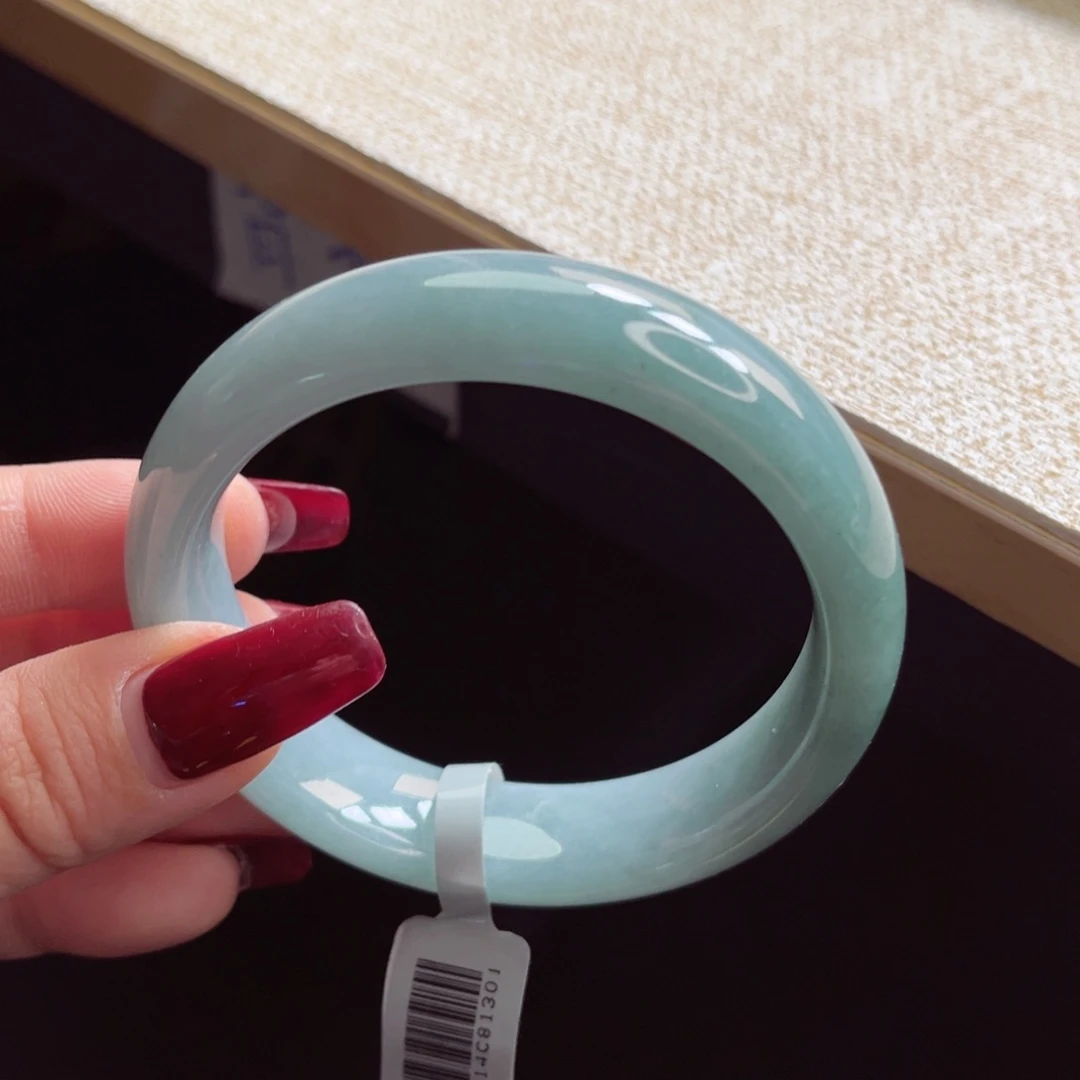 翡翠手镯未镶嵌手镯