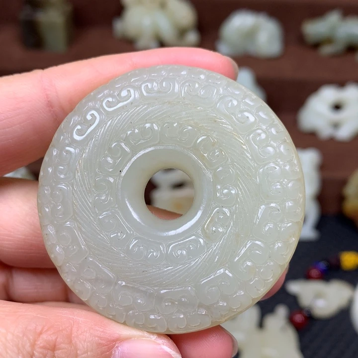 和田玉未镶嵌把件