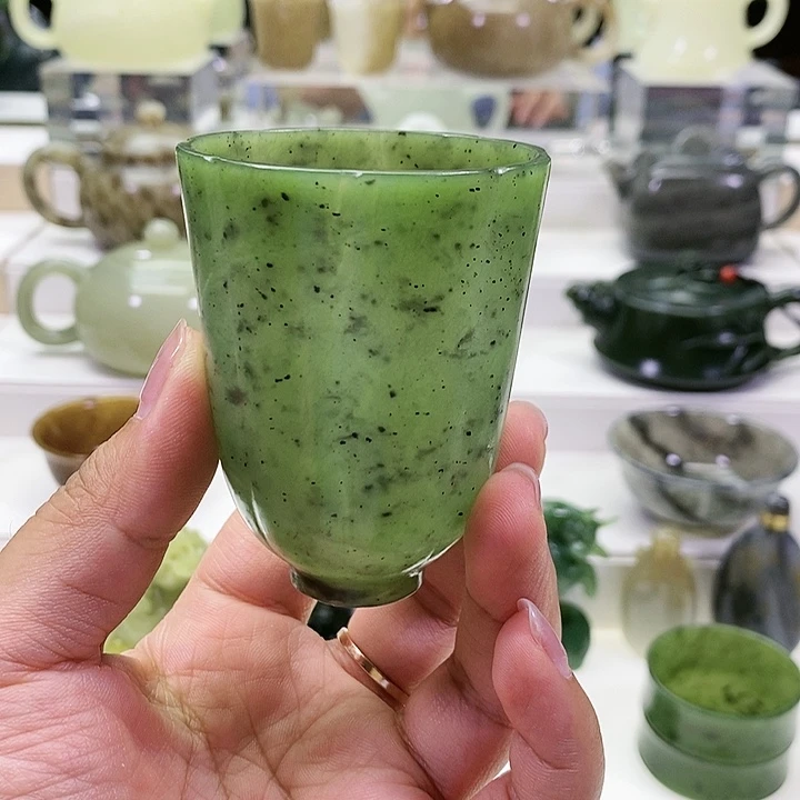 未镶嵌和田玉挂件杯子