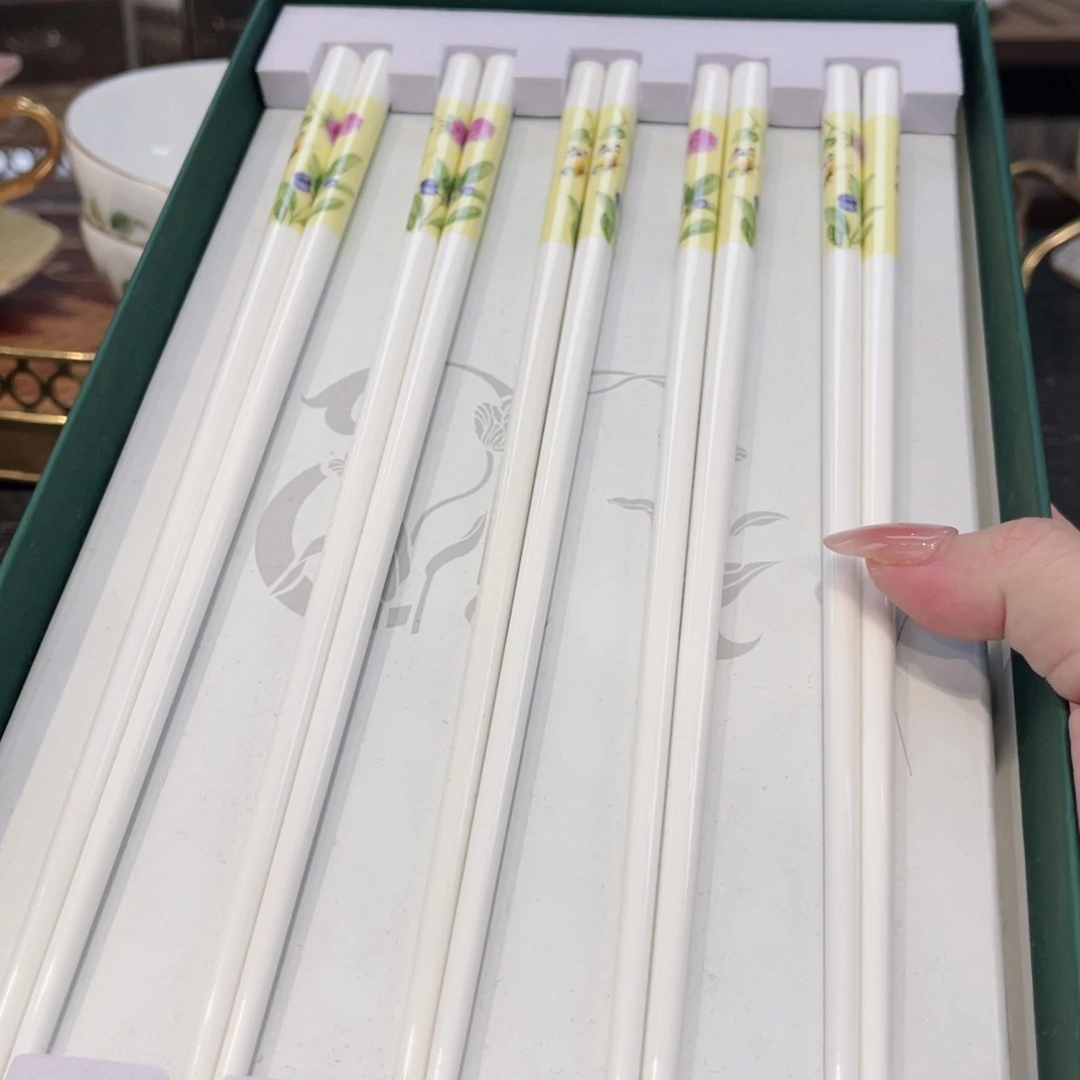 ————————————————