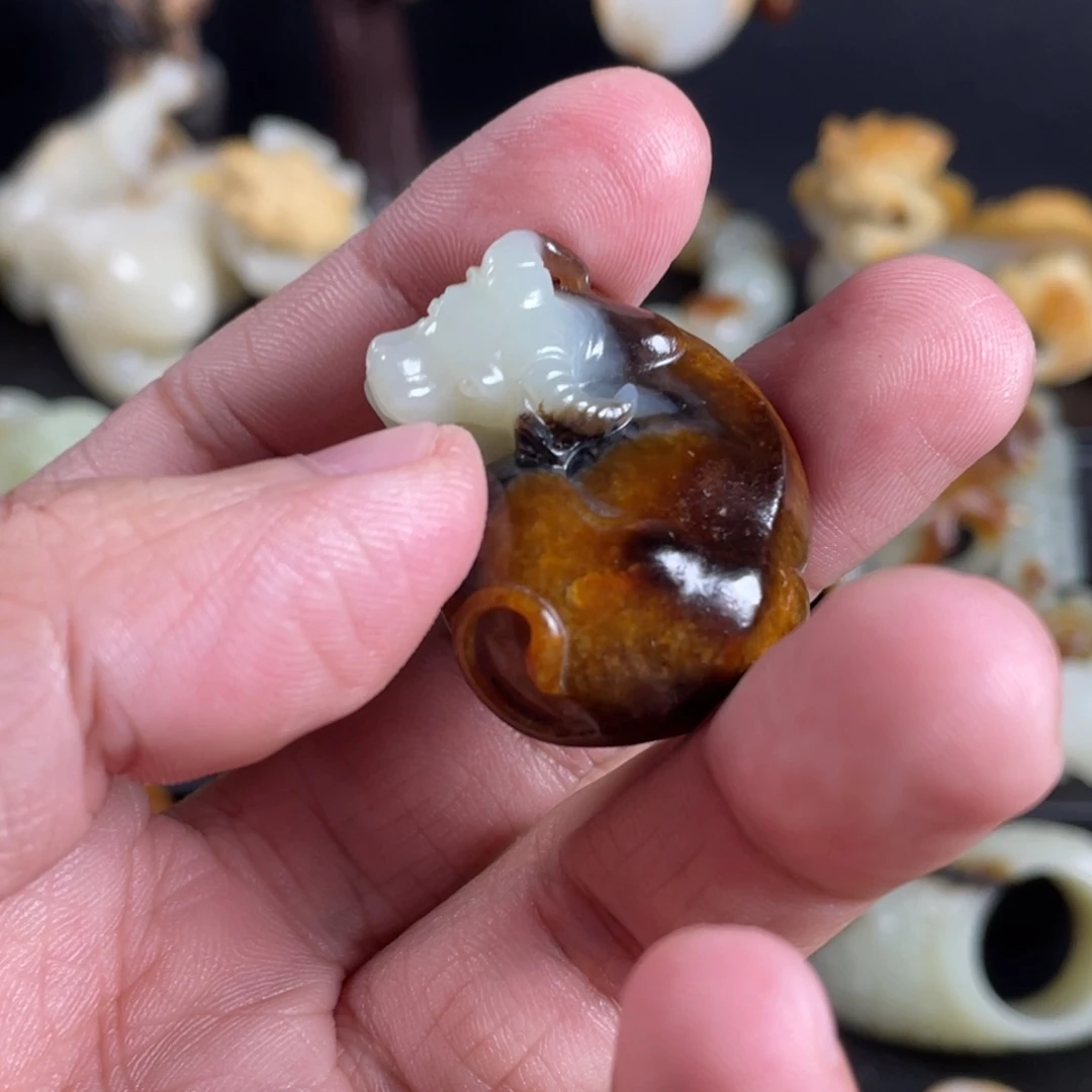 清***馨和田玉未镶嵌颈饰