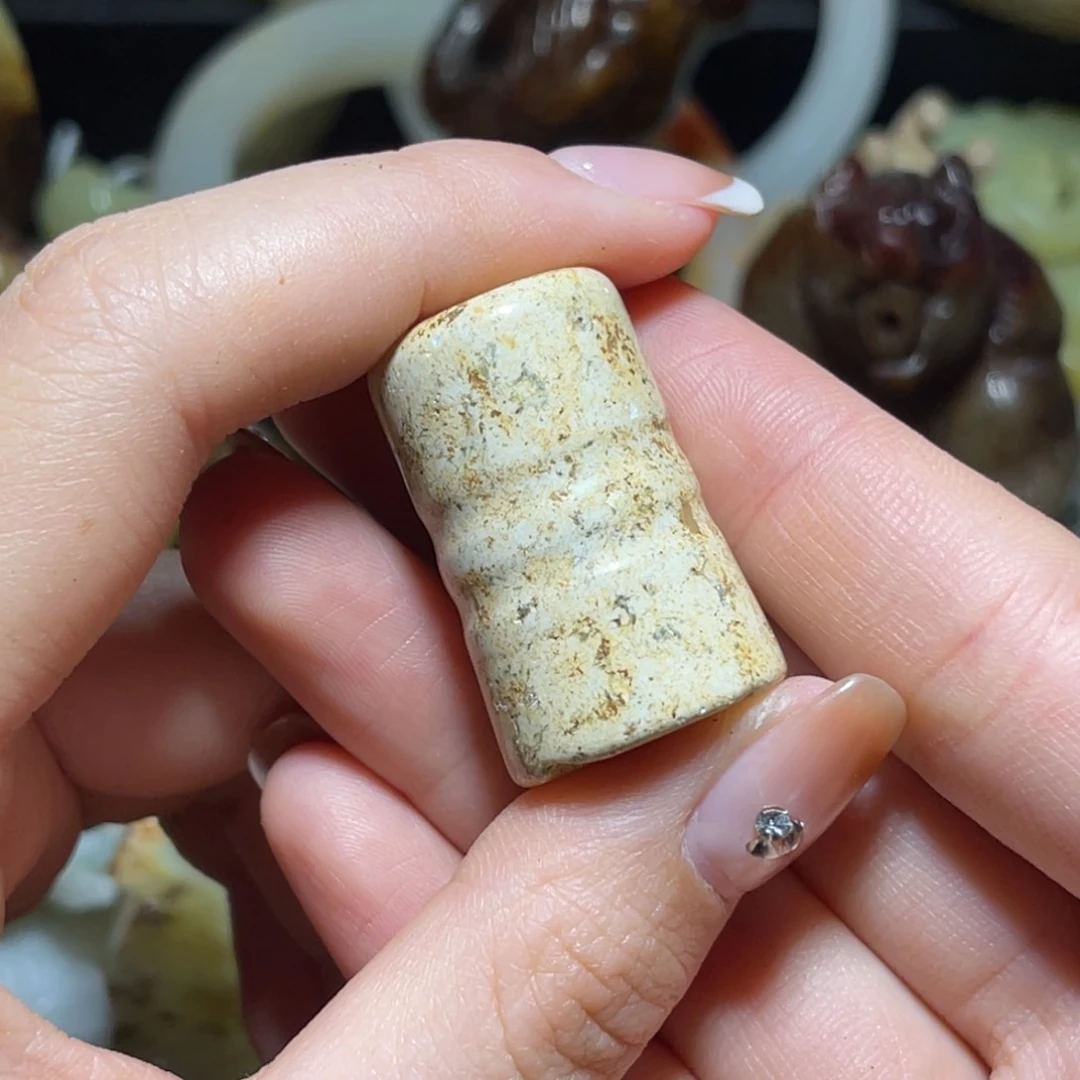 和田玉（糖玉）未镶嵌把件老*