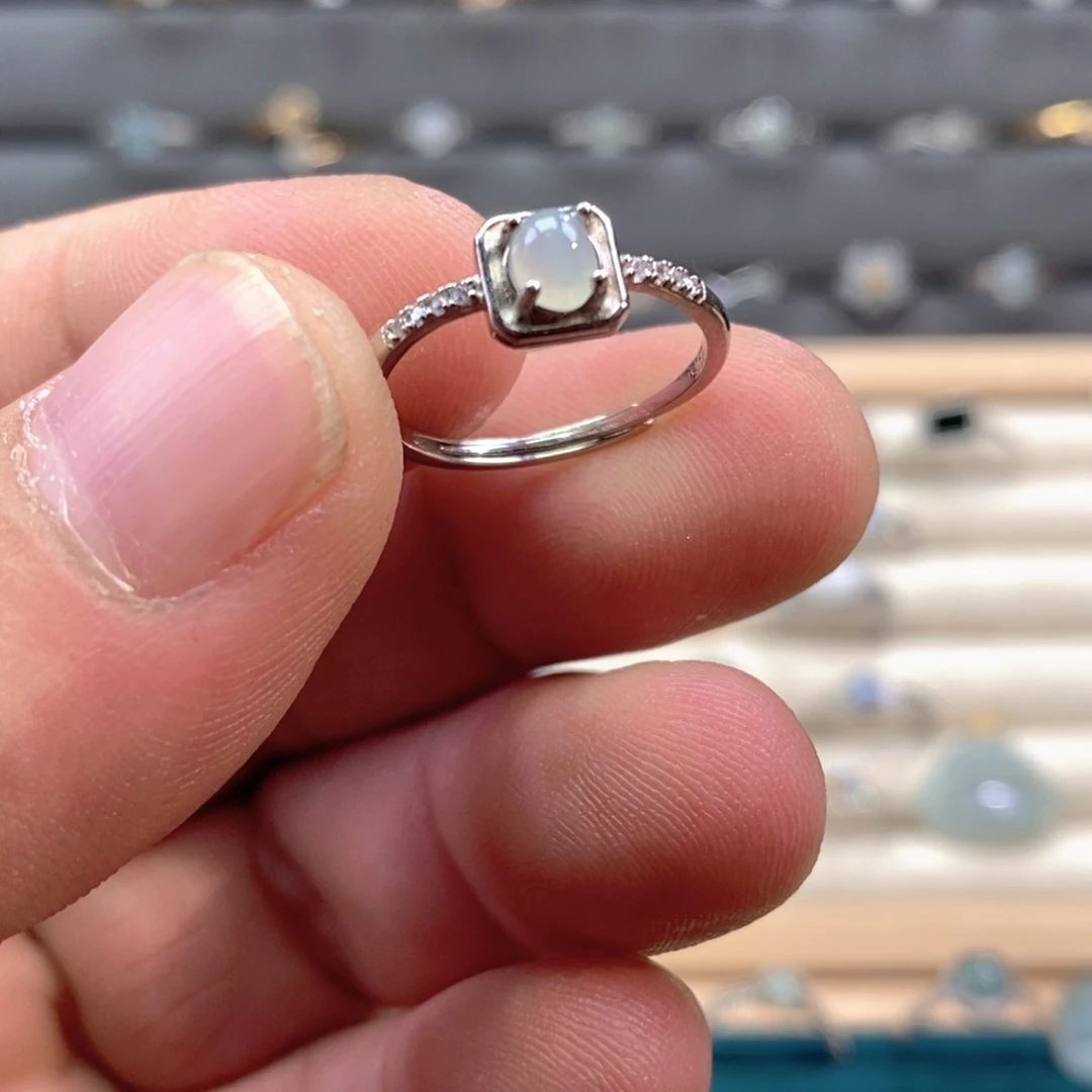 翡翠未镶嵌戒指翡翠