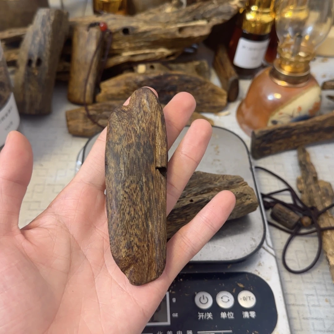 砚***间沉香沉香碎屑23克