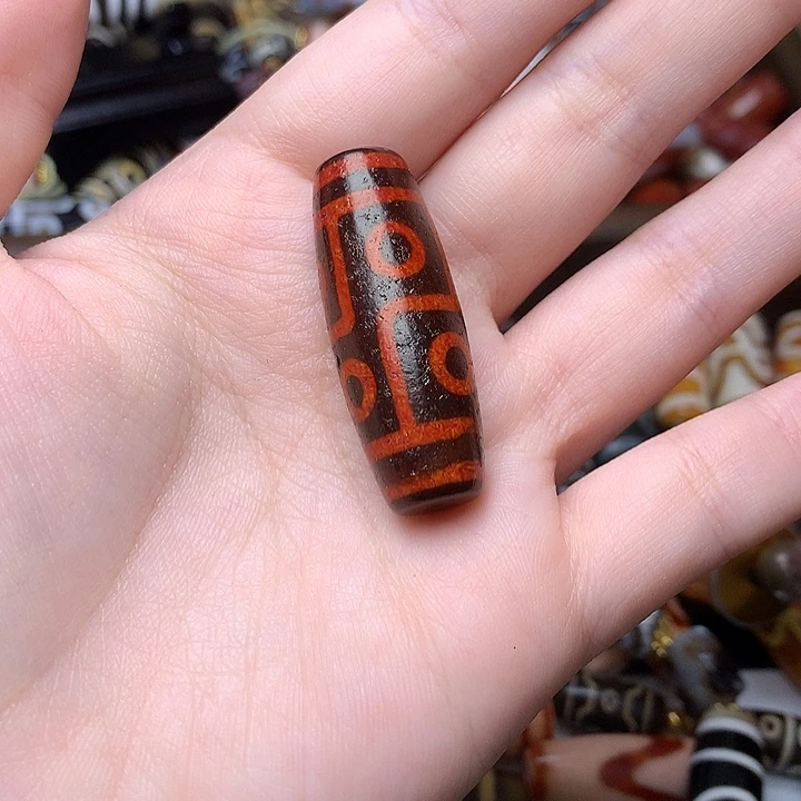 未镶嵌发一个玛瑙/玉髓