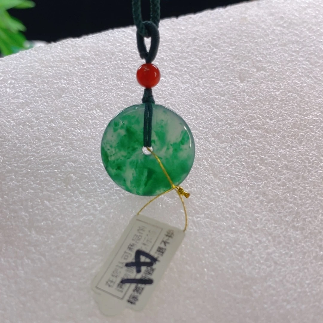 颈饰未镶嵌石英质玉