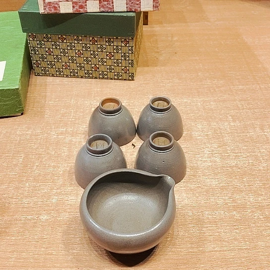 万千严选瓷器杂项如图所示四*