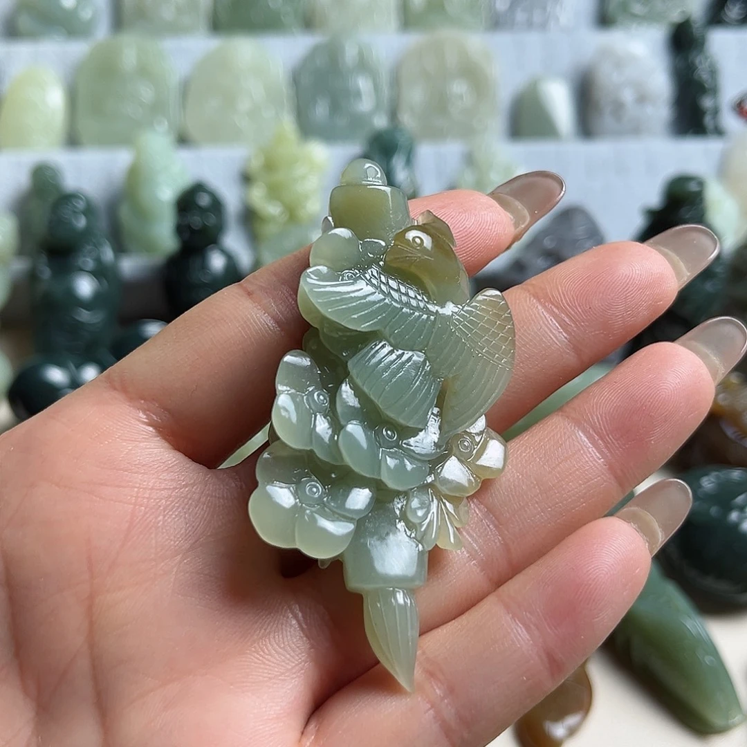 艺***)未镶嵌和田玉挂件