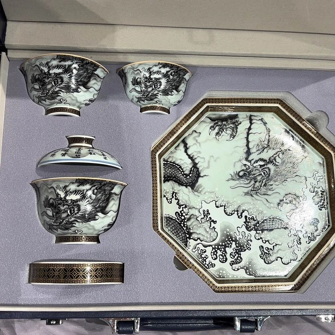 瓷片景德镇瓷器精品陈列