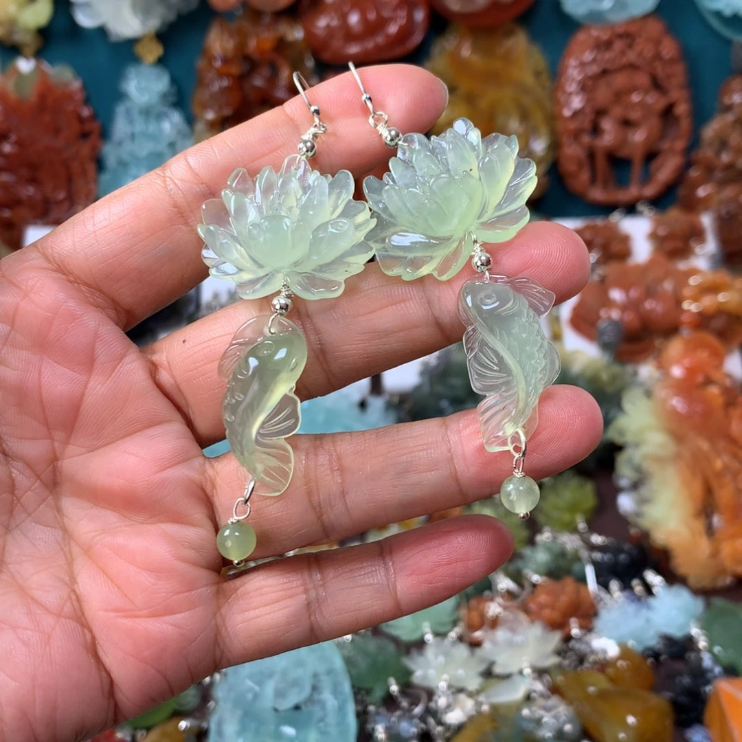 蛇纹石玉未镶嵌耳坠