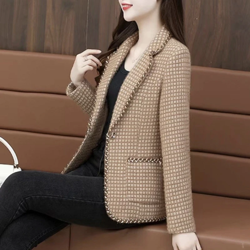 妈妈春装小香风格子毛呢外套时尚中老年女春秋洋气短款小西