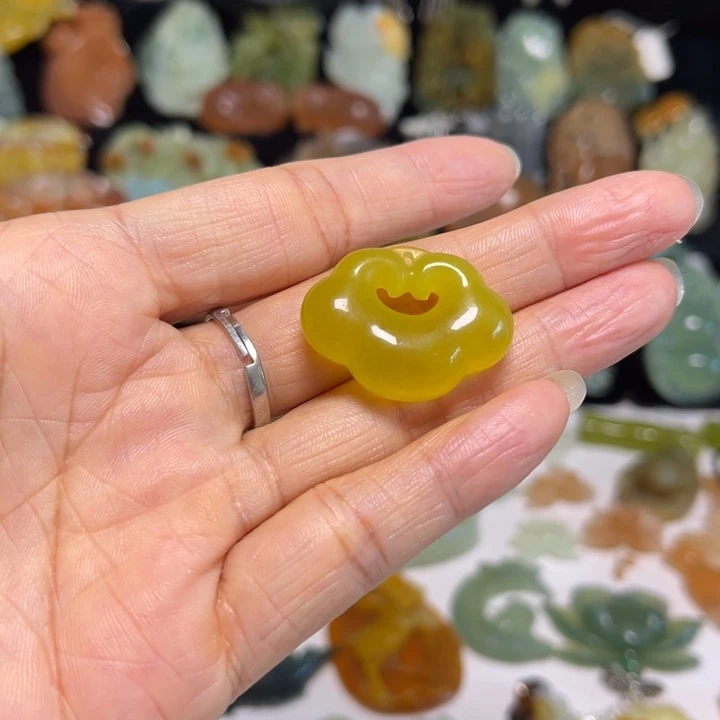 蛇纹石玉未镶嵌项圈