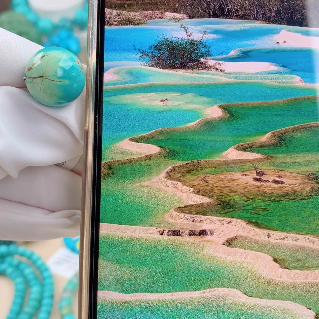 未镶嵌绿松石颈饰