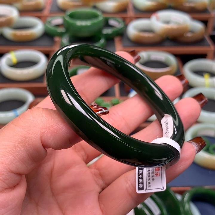 和田玉（碧玉）手镯未镶嵌