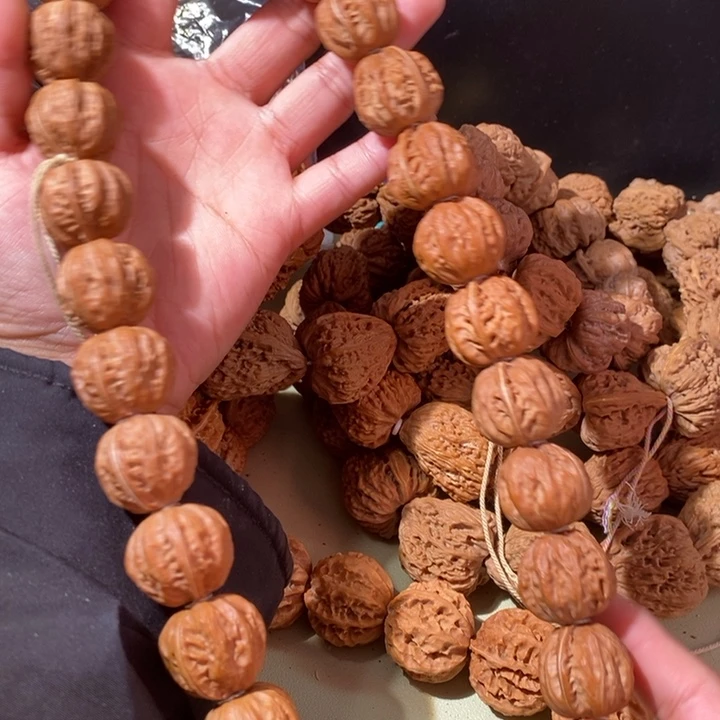 文玩核桃手串……31