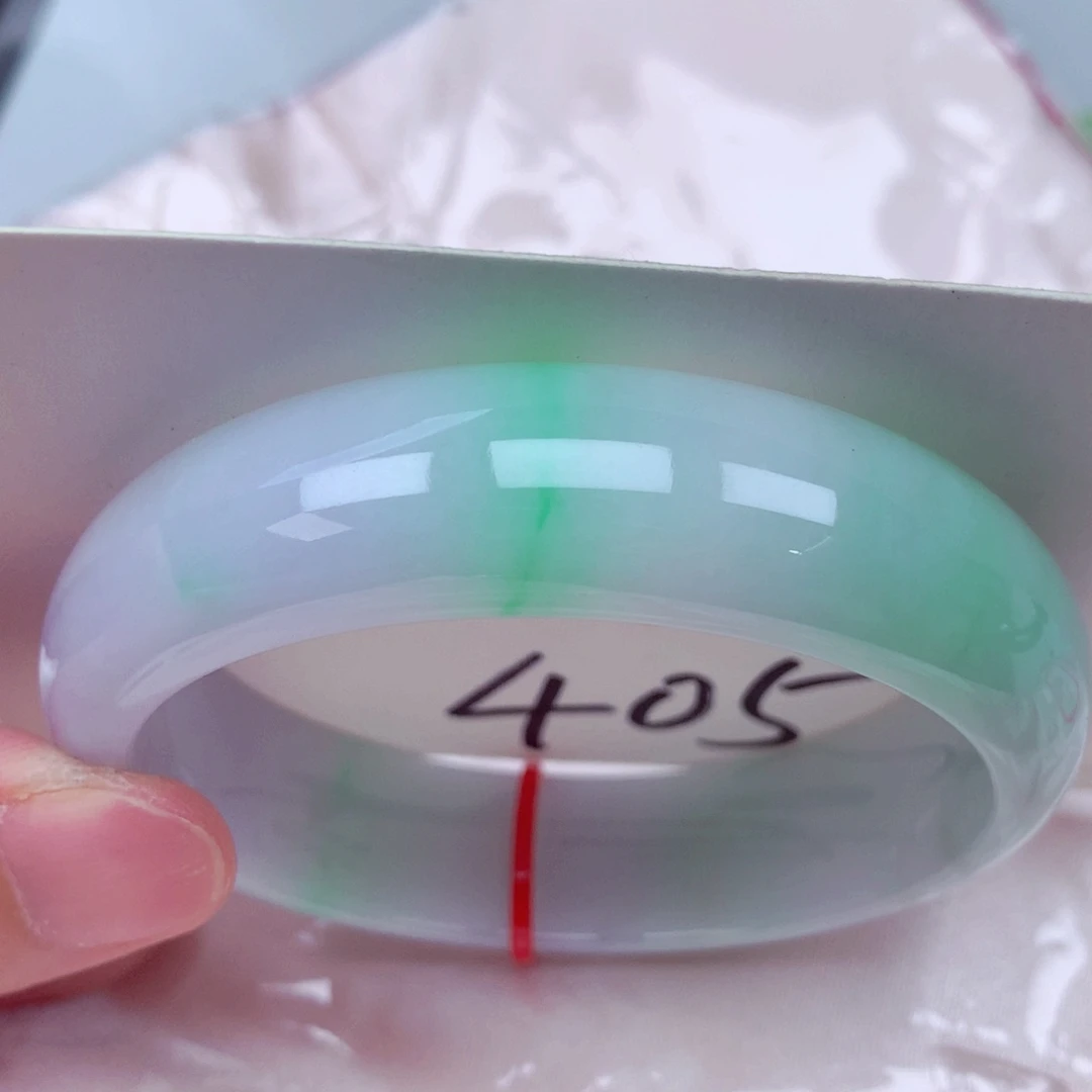 翡翠手镯未镶嵌翡翠