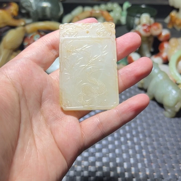 未镶嵌和田玉（糖玉）挂件