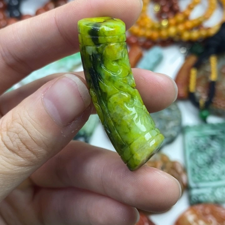 颈饰未镶嵌翡翠吊坠