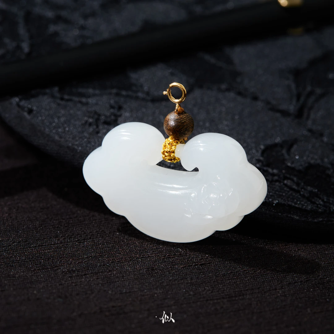 【润沁】·似梓珠宝· 18k白玉如意吊坠  SZCC2860061