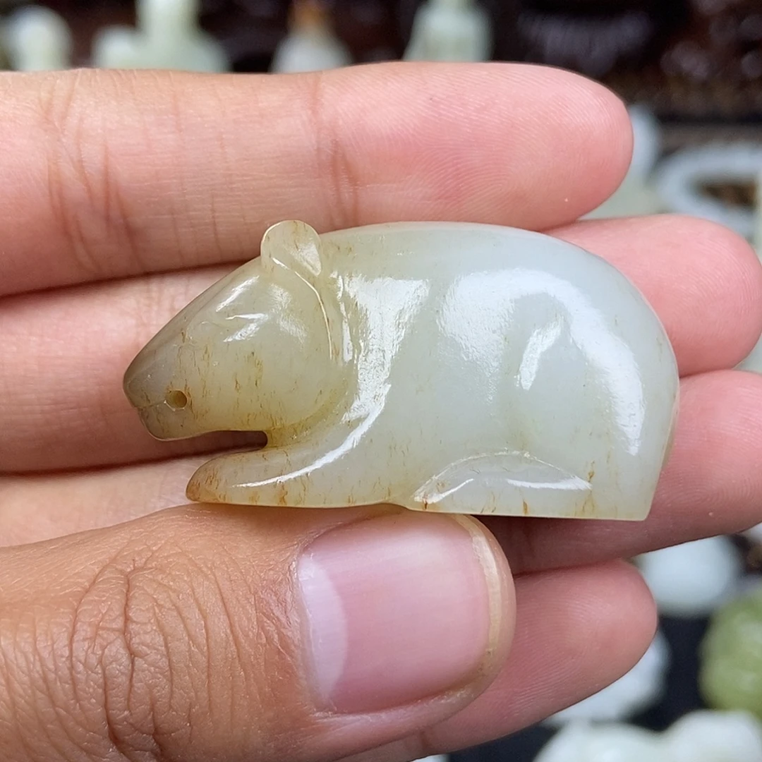 和田玉未镶嵌把件