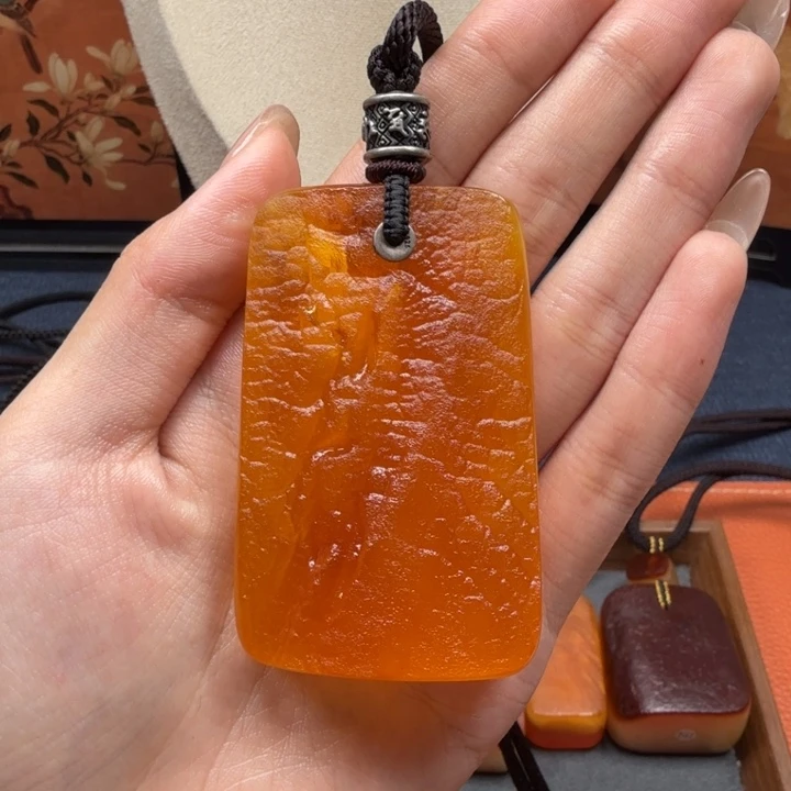 蜜蜡未镶嵌吊坠(赠链)