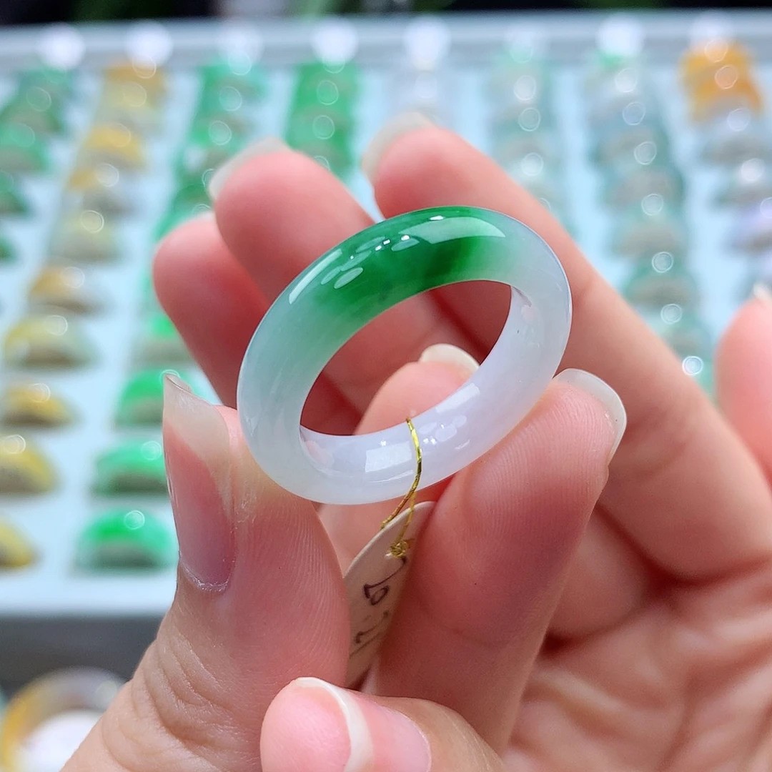 翡翠戒指未镶嵌2021圈