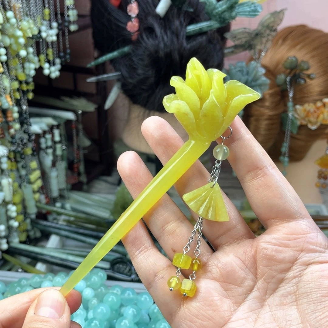 蛇纹石玉发饰未镶嵌战****长默认微瑕岫玉发簪