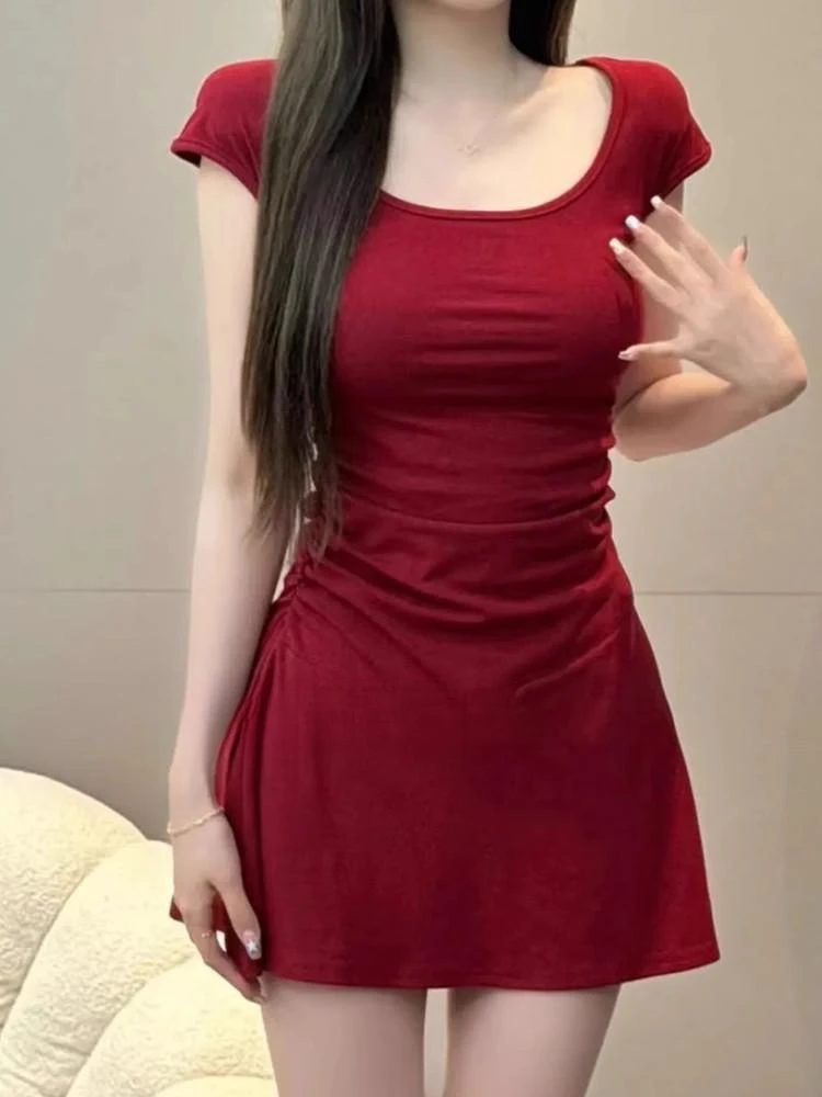 纯欲辣妹U领短袖连衣裙女夏季新款法式气质收腰显瘦高级感A字短裙